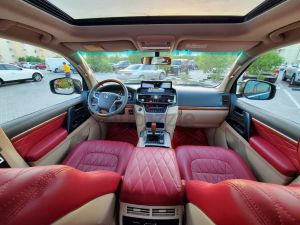 2015 TOYOTA LAND CRUISER