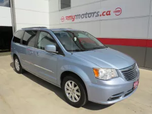 2013 Chrysler Town & Country Image