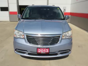 2013 Chrysler Town & Country : 2 2013 Chrysler Town & Country