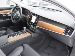 2020 Volvo S90