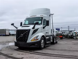 2027 Volvo VNR 300 Image